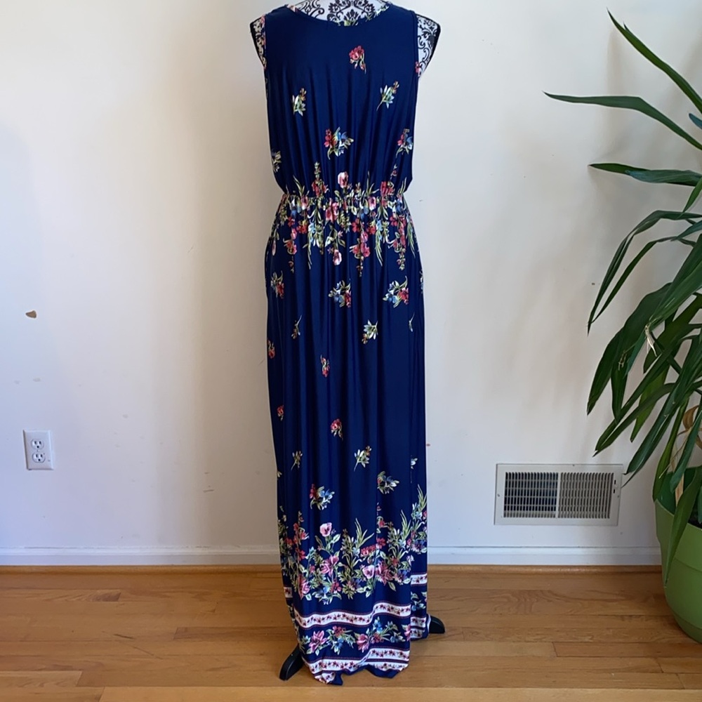 White Birch Sleeveless Floral Print Maxi Dress Size Medium - Picture 11 of 14